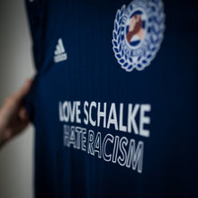 Laden Sie das Bild in den Galerie-Viewer, Vorbestellung: Trikot "Love Schalke x Hate Racism"