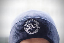Laden Sie das Bild in den Galerie-Viewer, Wintermütze: Schalke Fans gegen Rassismus
